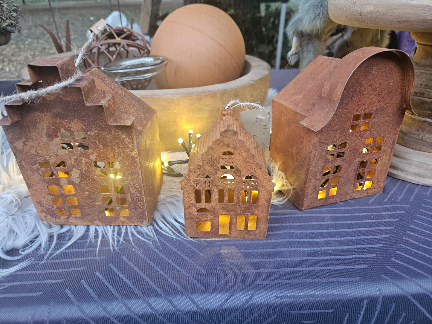 Set van 3 roestige huisjes