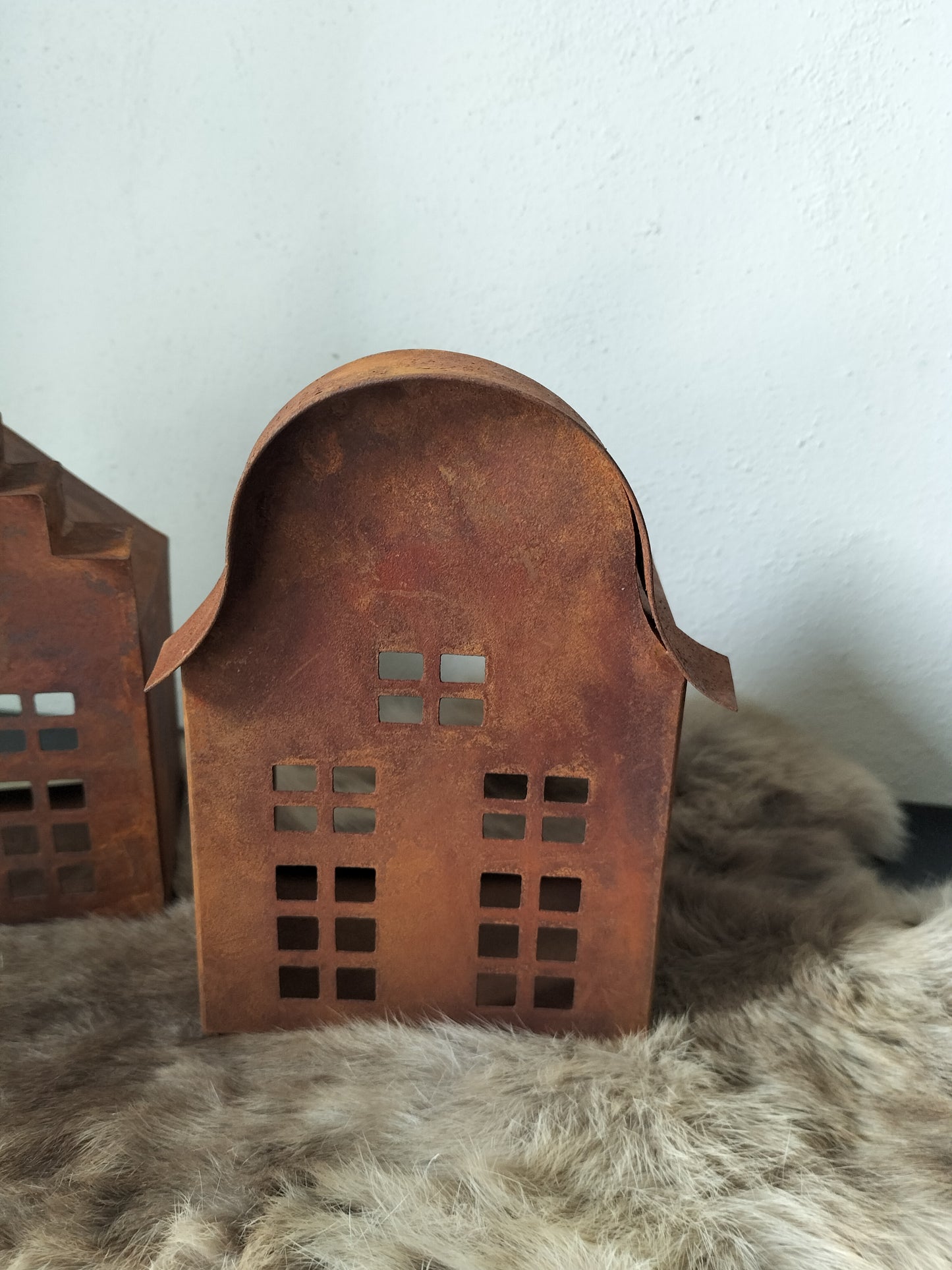 Set van 3 roestige huisjes