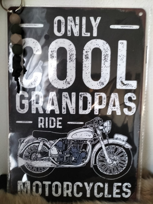 Metalen bord only cool grandpas ...