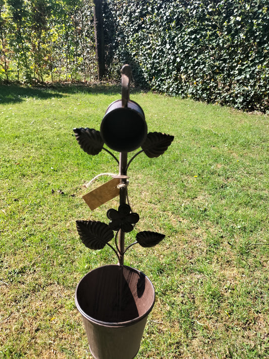 Tuinstekers om bloempotje in te hangen.